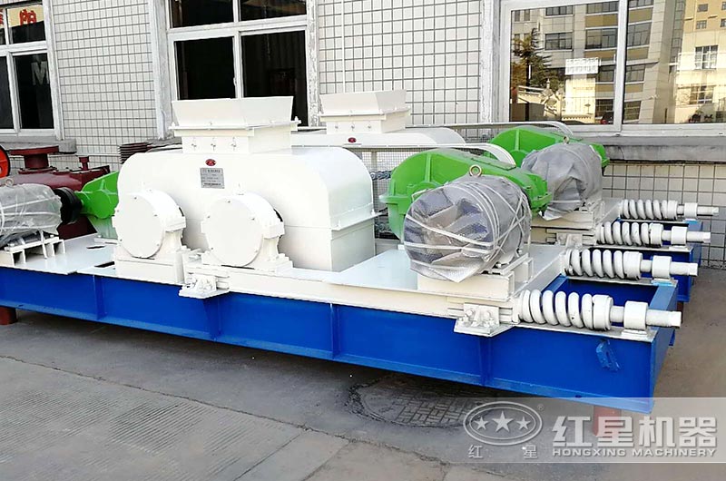 大型對輥破碎機(jī) 大型對輥破碎機(jī)