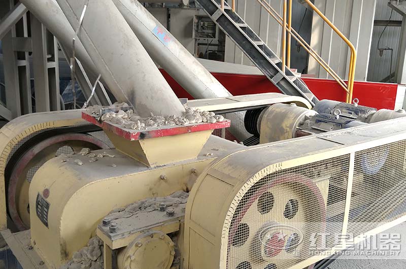 河南客戶對輥破碎機(jī)工作現(xiàn)場圖 河南客戶對輥破碎機(jī)工作現(xiàn)場圖